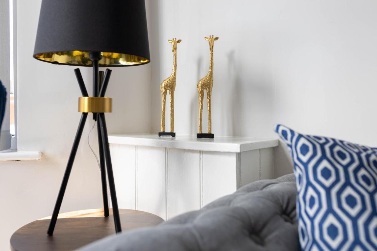 Modern & Stylish Home At The Corner Of Famous Penny Lane In Liverpool Eksteriør billede