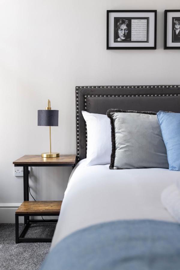 Modern & Stylish Home At The Corner Of Famous Penny Lane In Liverpool Eksteriør billede