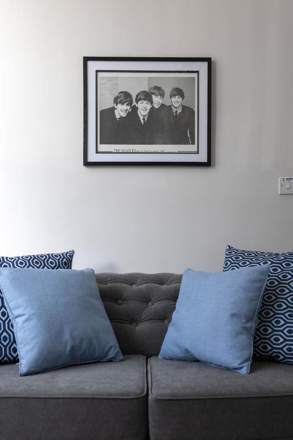 Modern & Stylish Home At The Corner Of Famous Penny Lane In Liverpool Eksteriør billede