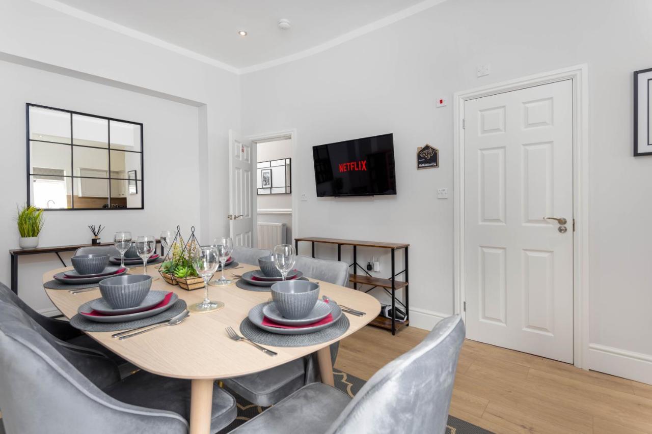 Modern & Stylish Home At The Corner Of Famous Penny Lane In Liverpool Eksteriør billede