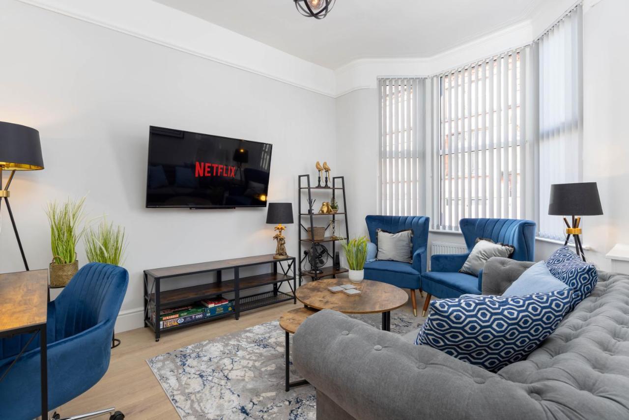 Modern & Stylish Home At The Corner Of Famous Penny Lane In Liverpool Eksteriør billede