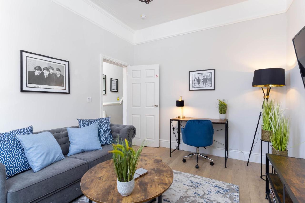 Modern & Stylish Home At The Corner Of Famous Penny Lane In Liverpool Eksteriør billede