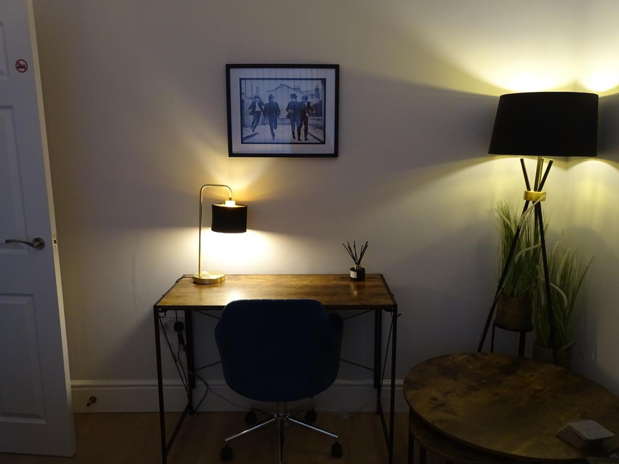 Modern & Stylish Home At The Corner Of Famous Penny Lane In Liverpool Eksteriør billede